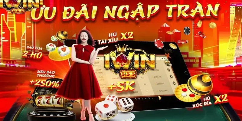 Bàn Poker với chip và bài